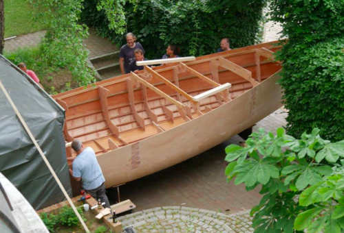 Jan von der Bank: Backe baut 'n Boot. Bootsbau in der Garage - Literaturboot - Buchkritiken, Empfehlung, Yachten & Segler