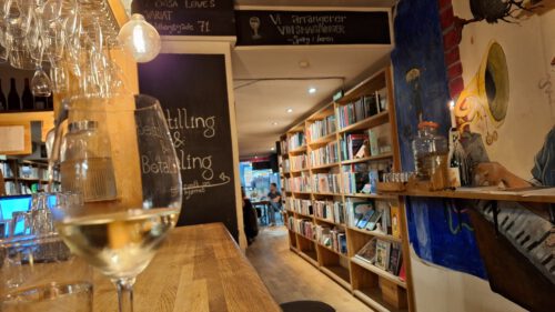 Løve's Bog og Vin Café, Aarhus - Literaturboot